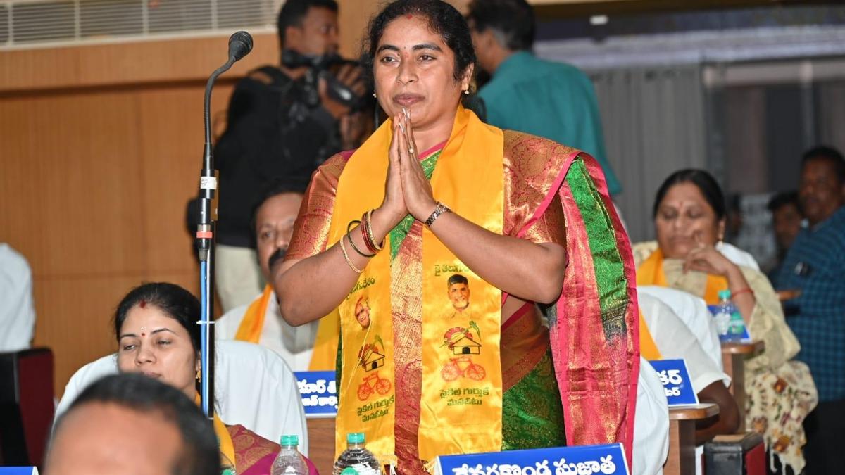 Devarakonda sujatha elected nellore mayor