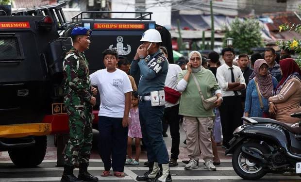 Jakarta mosque blast injures 54 in prayer chaos
