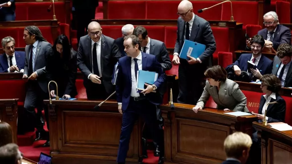 Lecornu clings to power after French parliaments confidence test Lecornu clings to power after French parliaments confidence test